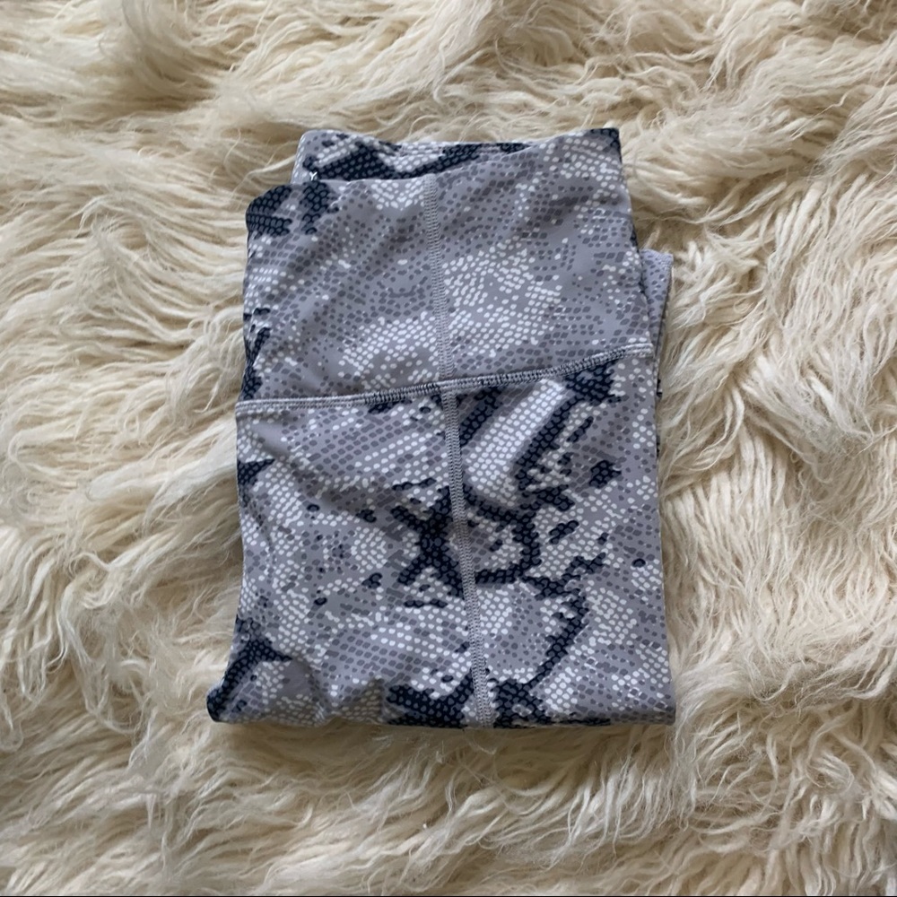 Varley Gray and Black Patterned Leggings